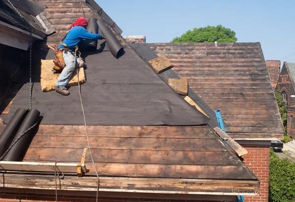 Get Quality Service from a Roofing Contractor Near Me